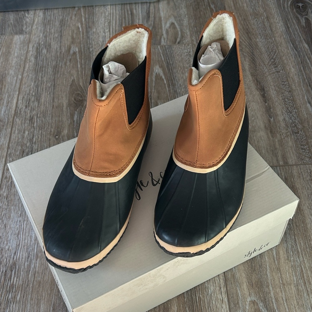 Style & Co. Black and Tan Ankle Boots